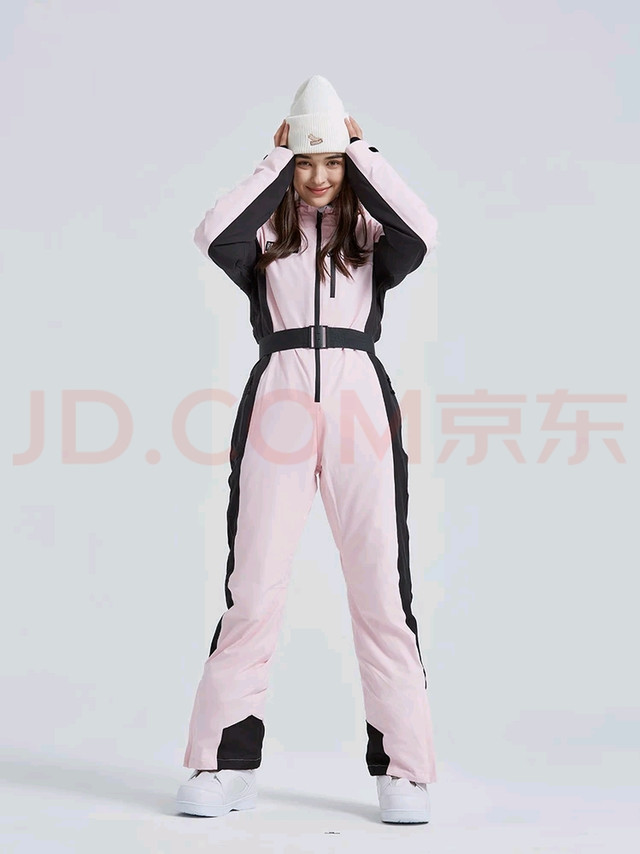 连体滑雪服：一体式剪裁防风保暖
