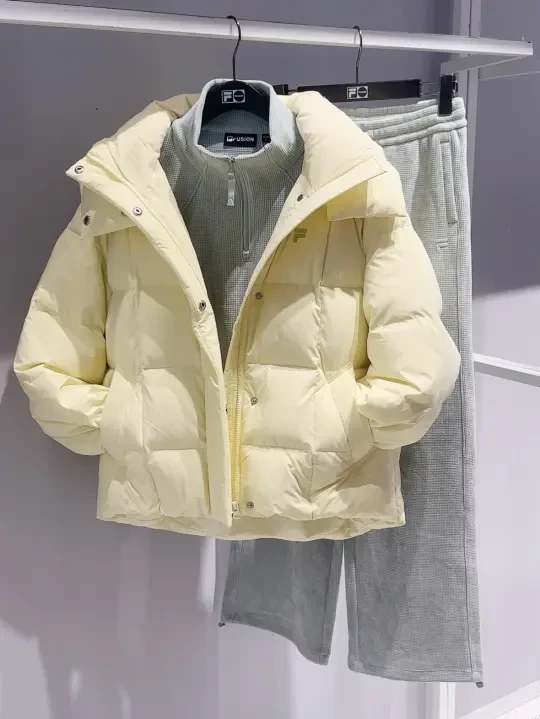 斐乐这件羽绒服是捅了保暖窝吧？！