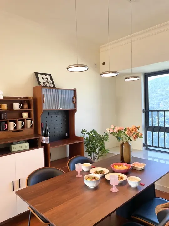 106平复古风餐厅，氛围感是餐厅灯给的