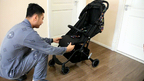 不弯腰折叠婴儿伞车老父亲选择：双十二入手惠尔顿婴儿伞车