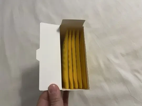 居然对一个卫生巾感动了