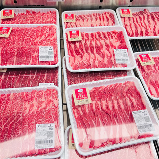 冬日雪季暖锅，一口谷饲牛肉的烟火温柔！