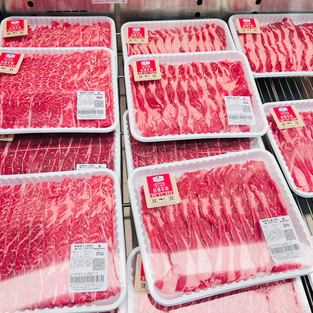 冬日雪季暖锅，一口谷饲牛肉的烟火温柔！