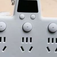 桌面黑科技！带夜灯时钟的纯铜插座转换器太卷了