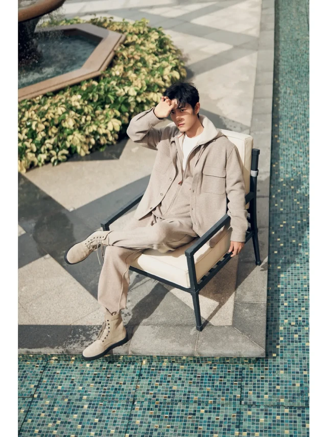 肖战这组TOD'S松弛感穿搭，简直秋冬贵公子