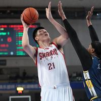 徐杰 vs 王洪泽：谁是广东男篮未来核心？我们汇总了68位用户真实观点