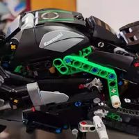 指尖上的速度图腾：乐高42170川崎Ninja H2R摩托车