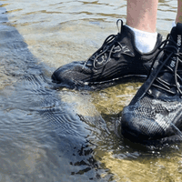 百元跑鞋防泼水是'雨战神器'还是'心理安慰'？1200+用户观点大碰撞