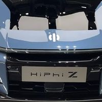 年轻人疯抢破产品牌二手电动车