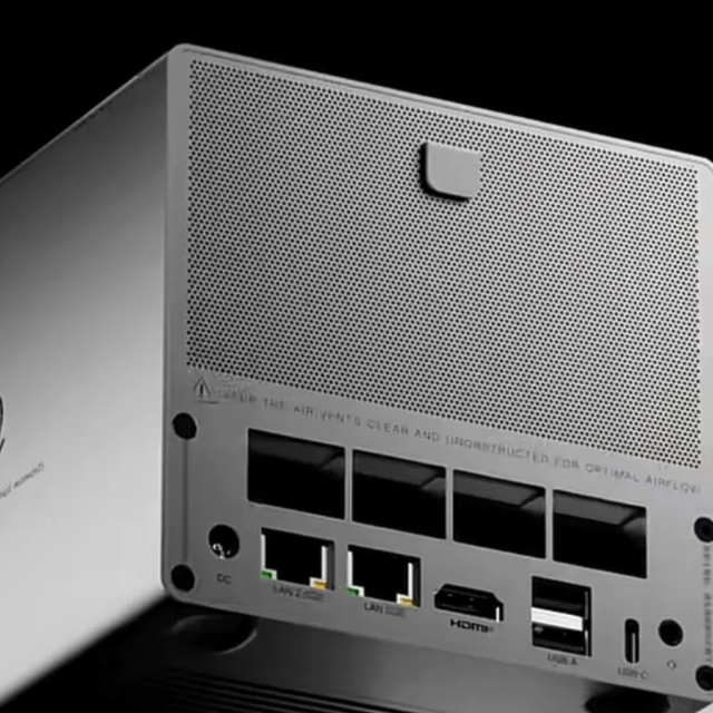 事关飞牛NAS：全球最小 NAS 之争，原来是 “亲兄弟”？