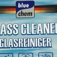 寒冬中的驾驶守护者：蓝海豚玻璃水