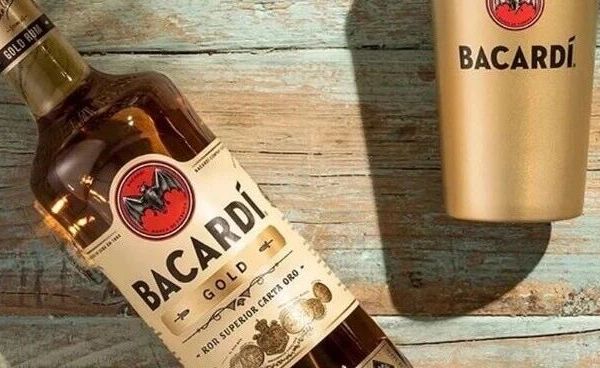 朗姆酒：加勒比海的“甘蔗之魂”，藏着海盗与阳光的味道