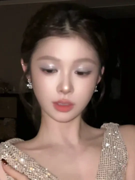 浪漫至上！🌙月光女神妆！低调纯粹圣诞感～