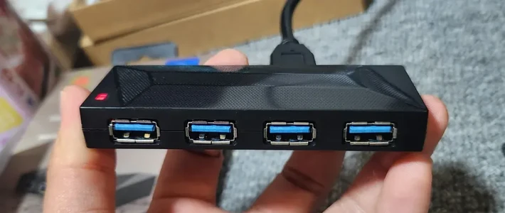 10 元级性价比王者！GL3520 芯片才靠谱，4 口 3.0 + 独立供电