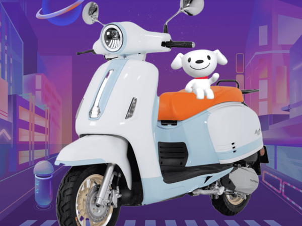 2025款破界小卡拉125踏板摩托车，适合通勤用