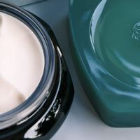 告别垮脸焦虑！35+宝妈私藏的5款抗衰面霜，干敏肌也能安心冲