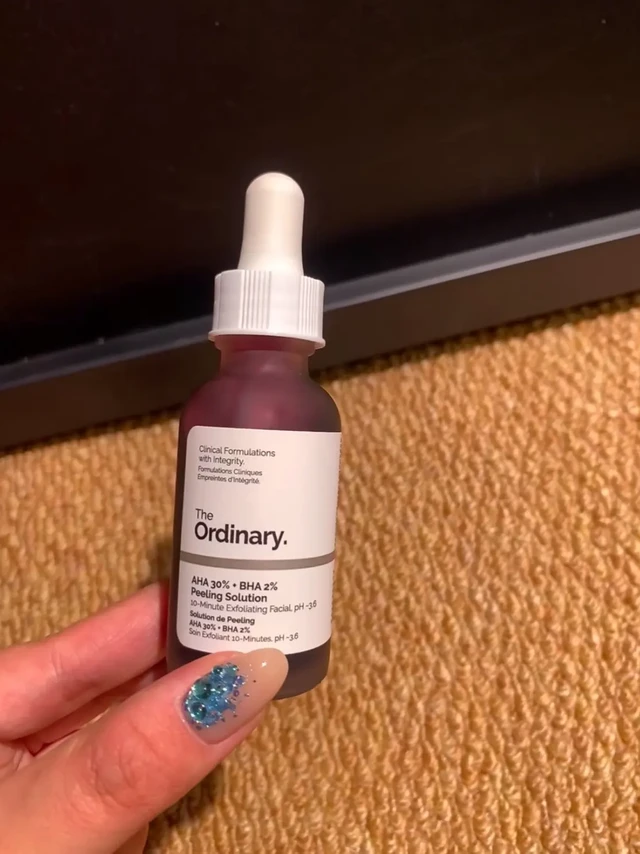 果酸theordinary测评。我的使用经验：The Ordinary果酸产品以高性价比和显著效果在成分党中享有盛誉，特别适合油痘肌和追求高效去角质的用户，但需要正确建立耐受和使用方法。 
核心产品特