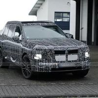 宝马新一代X7谍照曝光：2027年推燃油与纯电旗舰SUV