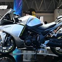 本田CBR500R FOUR震撼登场：四缸仿赛新标杆，性能与科技全面升级
