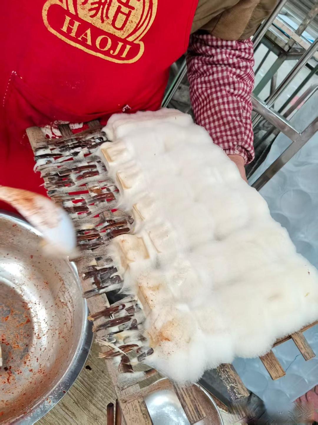 下雪天安徽人排队也要吃,这种“长毛”的豆腐到底有多香?