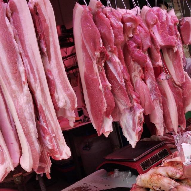 买猪肉，遇到这3种别买！肉贩子：不懂的人才吃