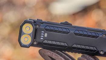 EDC 党狂喜，会“点头”的三色温手电：NITECORE EDC09 