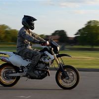 电动自行车限速25km/h！清华教授又一次建议放开禁限摩：应把选择权还给大家