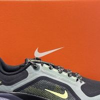 Nike墨绿丹青跑鞋，秋冬百搭