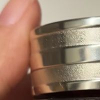 雅诗兰黛眼霜：保湿与抗老兼备