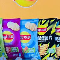 双旦送礼的快乐炸弹，这箱乐事新品礼包，把好吃不负担裹满节日