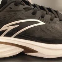 安踏火箭7代：秋冬运动好伙伴