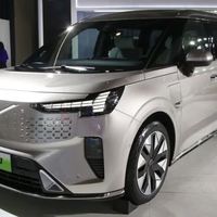 沃尔沃EM90初体验，年收入50万以上再考虑的纯电MPV