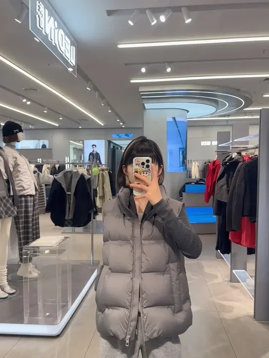 太平鸟女装、羽绒马甲➕运动裤绝配~