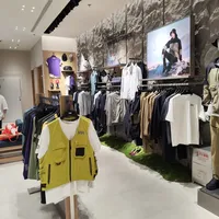 王一博同款HH冲锋衣：专业功能与潮流美学能否兼得？全网观点大碰撞