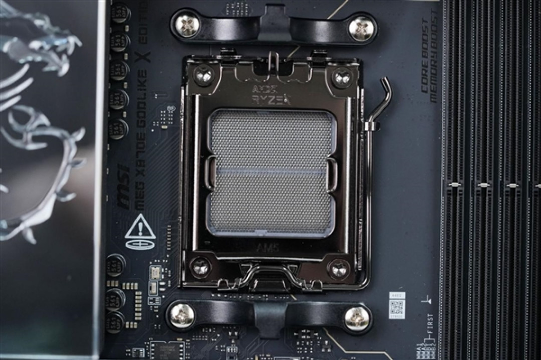 限量1000块!微星MEG X870E GODLIKE X EDITION主板图赏
