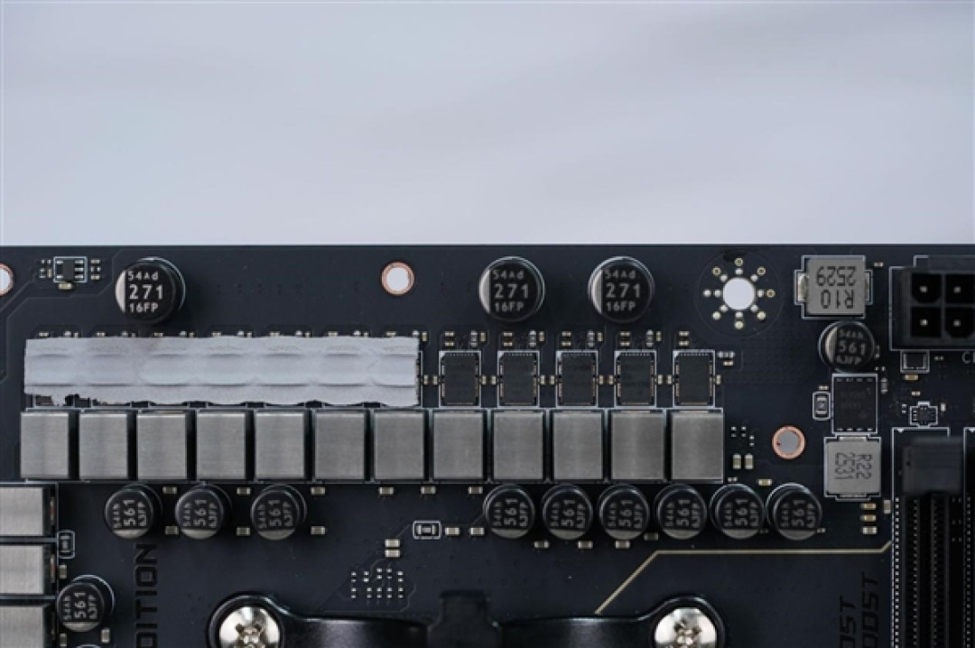 限量1000块!微星MEG X870E GODLIKE X EDITION主板图赏