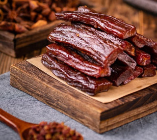 双旦“食”光，一号牧场五香风干牛肉成零食新宠！