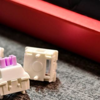 小配列磁轴+10000mAh大电池？这波三模内卷艾石头也是打头阵的！