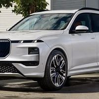 全新宝马X7前脸争议大PK：为设计买单还是为V8性能买单？