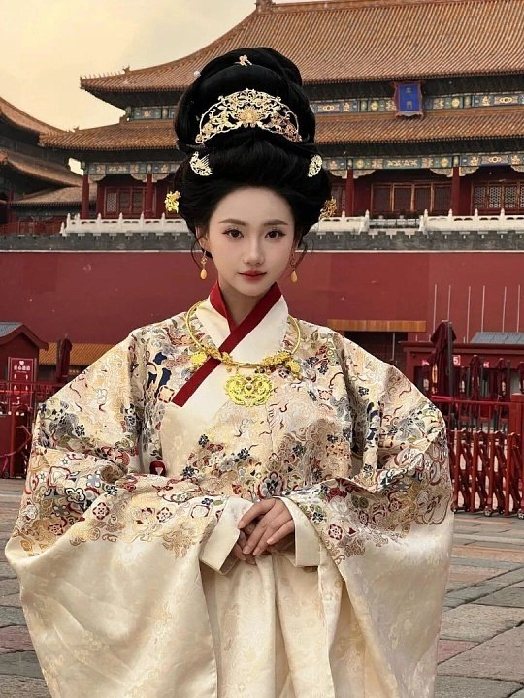 明制汉服才是故宫的顶配:一场跨越六百年的文化重逢