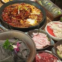 一份赛级老吃家的火锅指南：从选店到蘸料全是门道