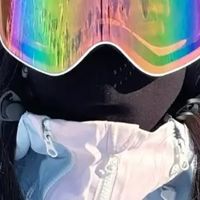 滑雪装备全解析：从滑雪板到护目镜的专业选择指南