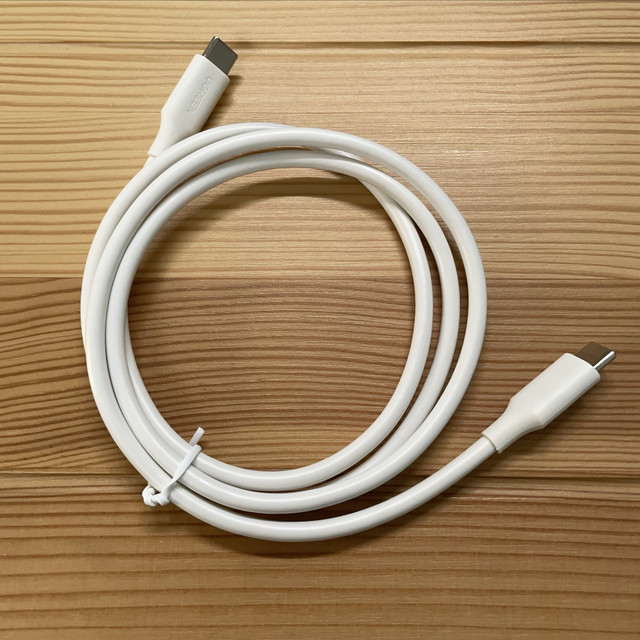普普通通的充电数据线