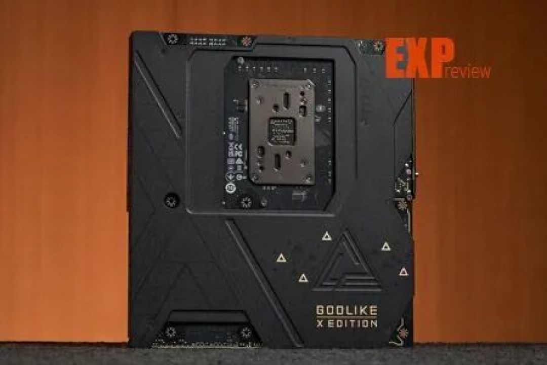 微星X870E超神十周年限量主板评测十年磨一剑，限量1000块的信仰之作