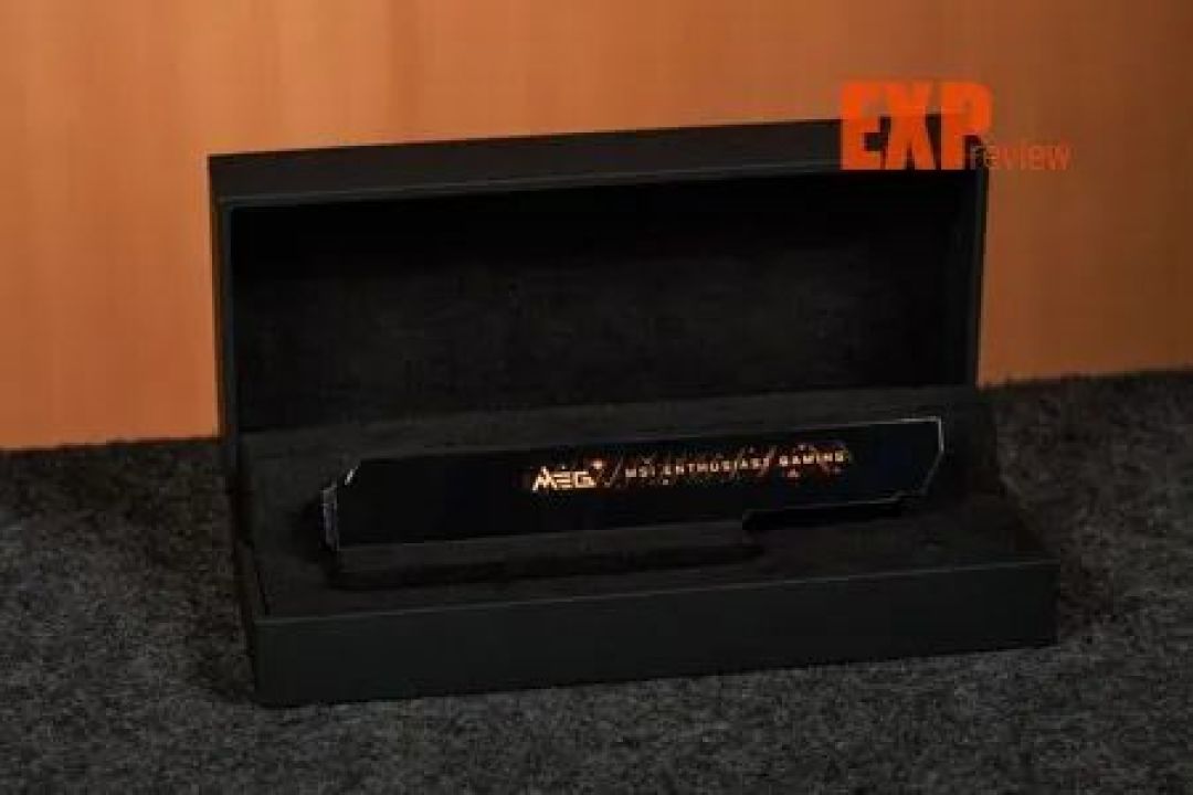 微星X870E超神十周年限量主板评测十年磨一剑，限量1000块的信仰之作