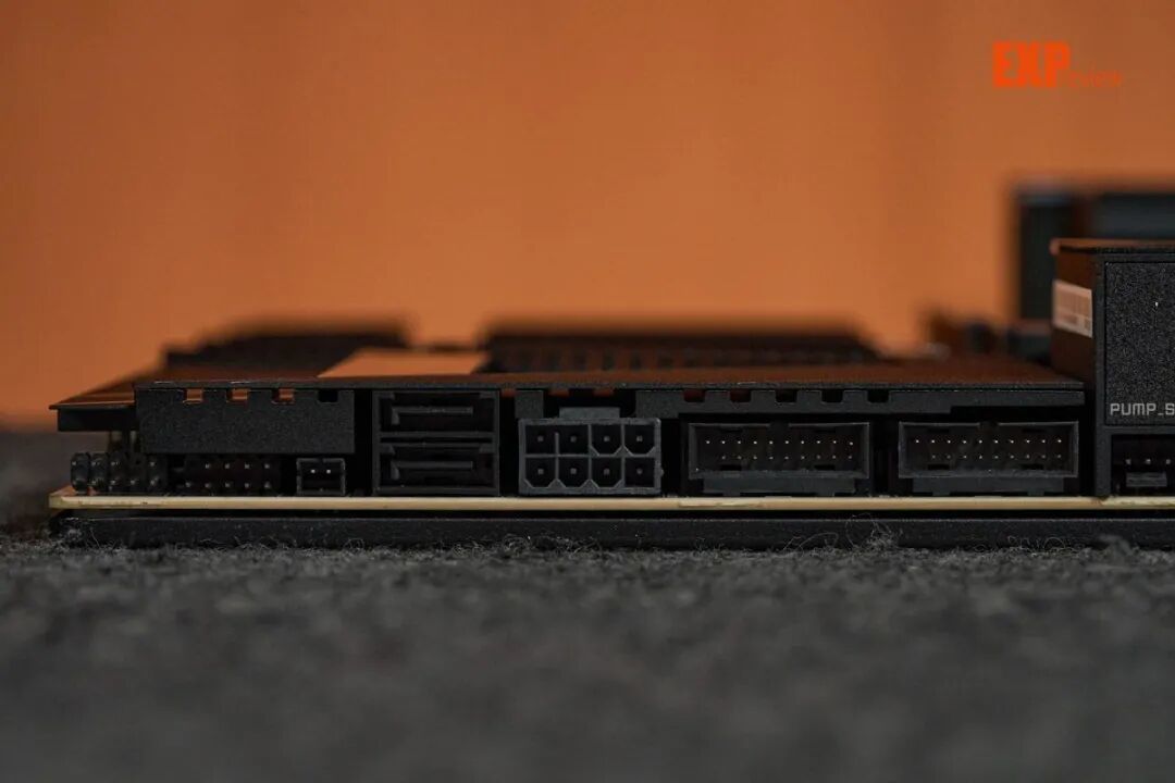 微星X870E超神十周年限量主板评测十年磨一剑，限量1000块的信仰之作