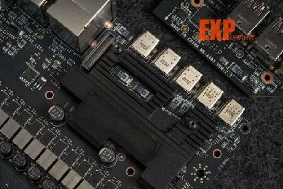 微星X870E超神十周年限量主板评测十年磨一剑，限量1000块的信仰之作
