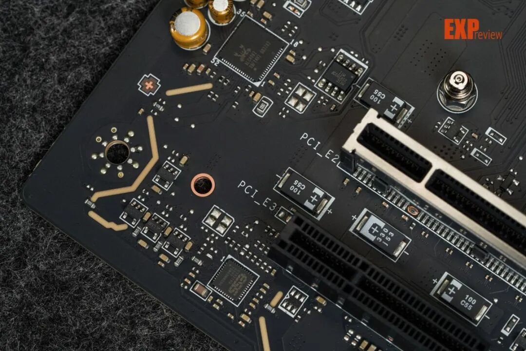 微星X870E超神十周年限量主板评测十年磨一剑，限量1000块的信仰之作