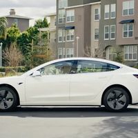 特斯拉Model 3：智能驾驶新标杆