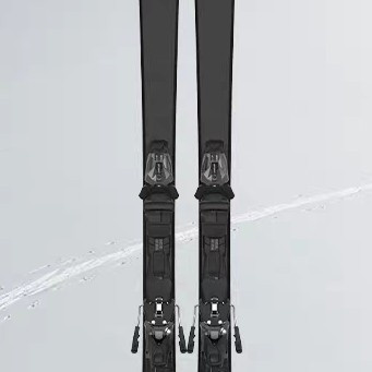 ATOMIC Volant系列：手工美学与性能